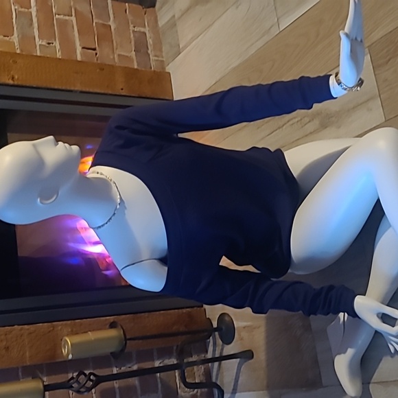 Sweater - Picture 4 of 5